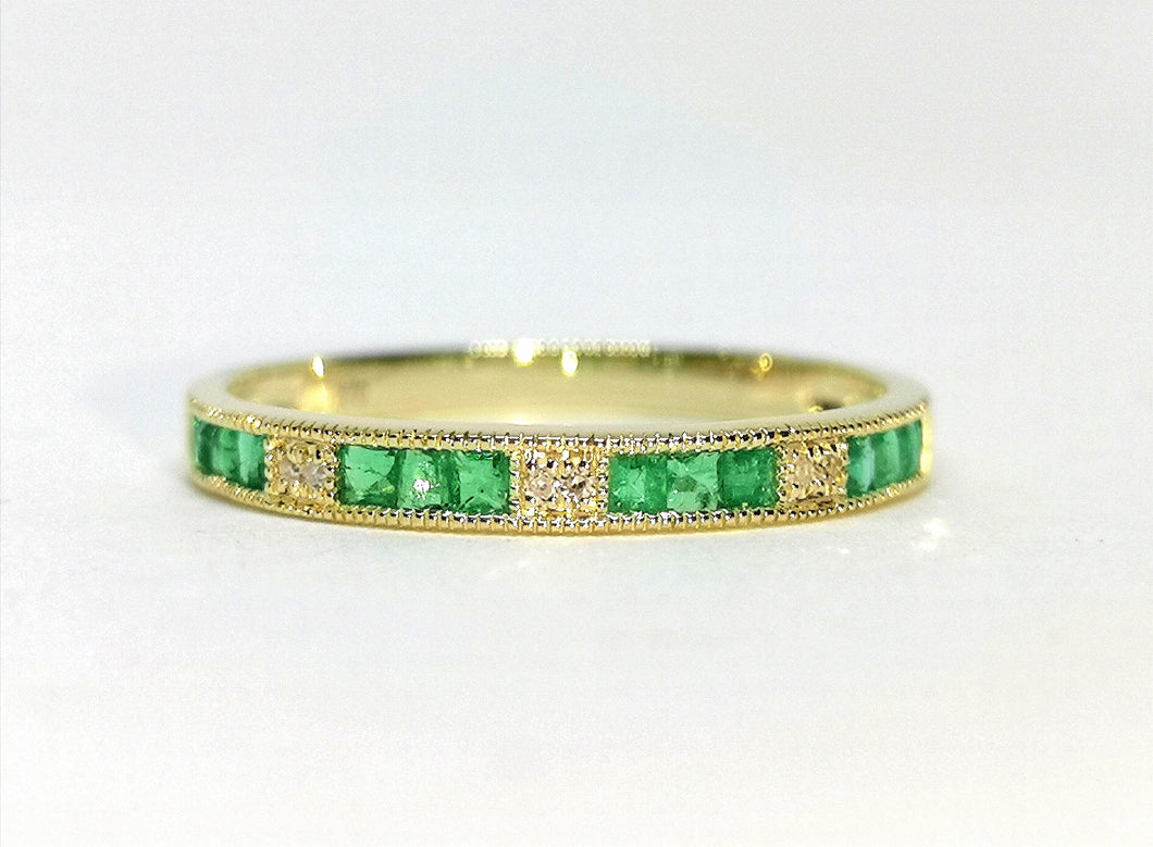 9ct Yellow gold Emeralds and Diamonds Millgrain Ring