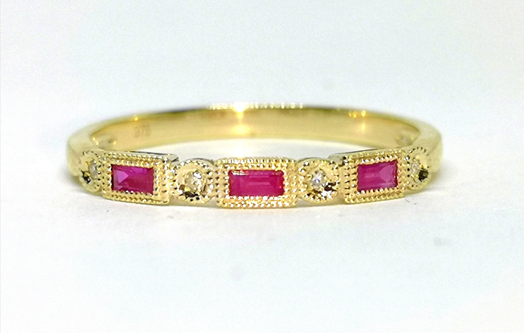 9ct Yellow Gold Ruby and Diamond Milgrain Ring